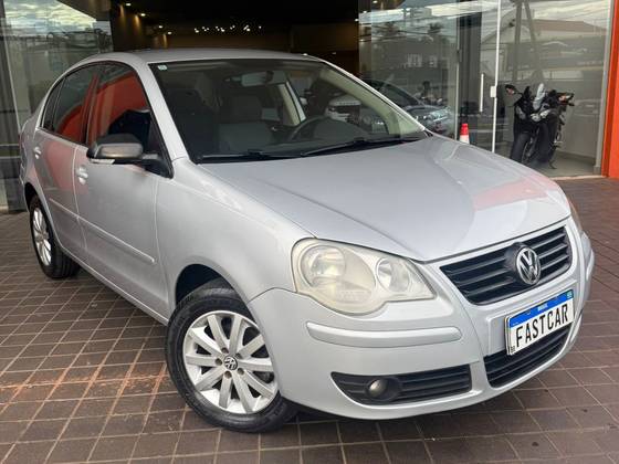 VOLKSWAGEN POLO SEDAN 1.6 MI COMFORTLINE 8V FLEX 4P MANUAL VOLKSWAGEN POLO SEDAN 1.6 MI COMFORTLINE 8V FLEX 4P MANUAL